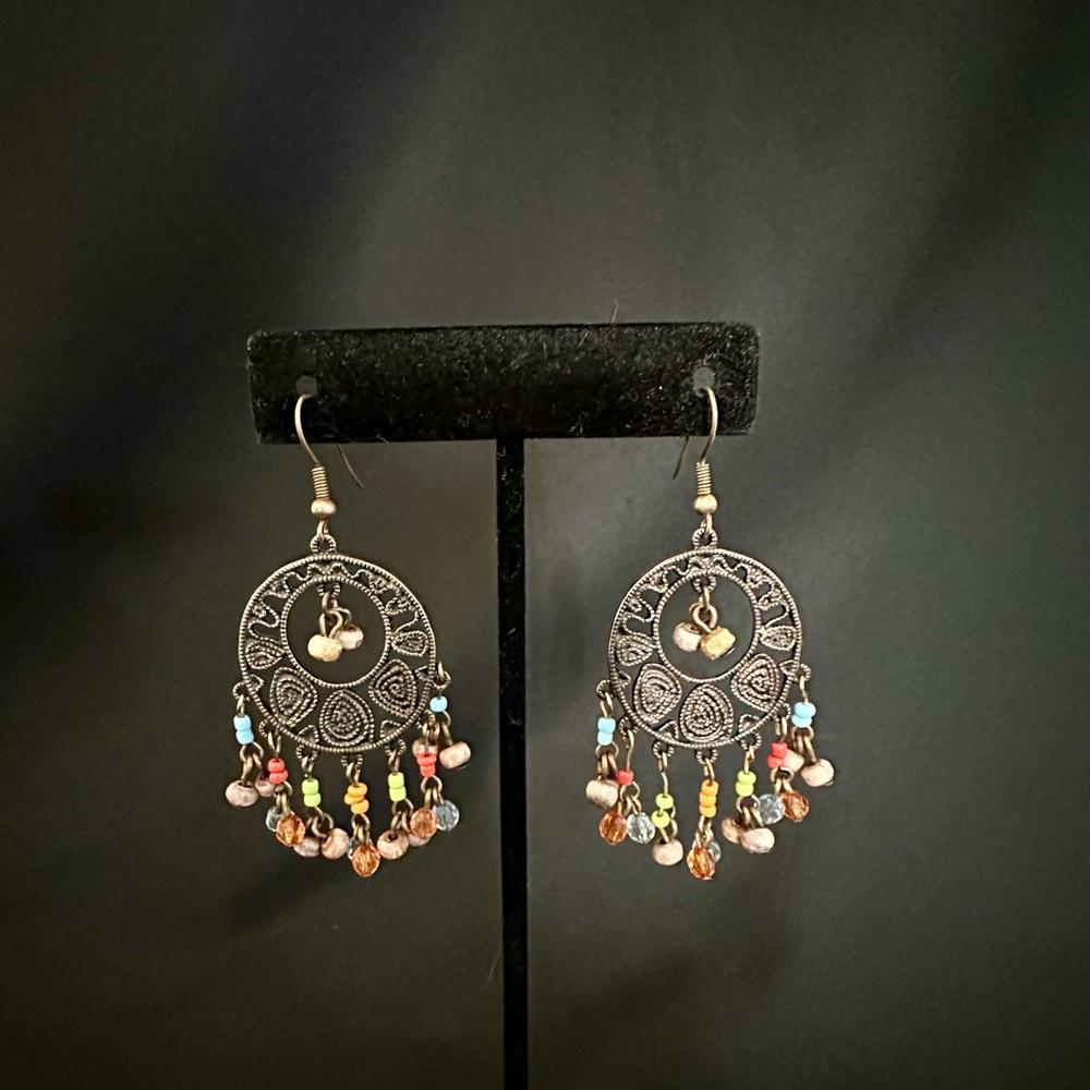 Brass Tone, Bo-Ho Chandelier, Seed Beads, Earrings.
Very Good Condition
